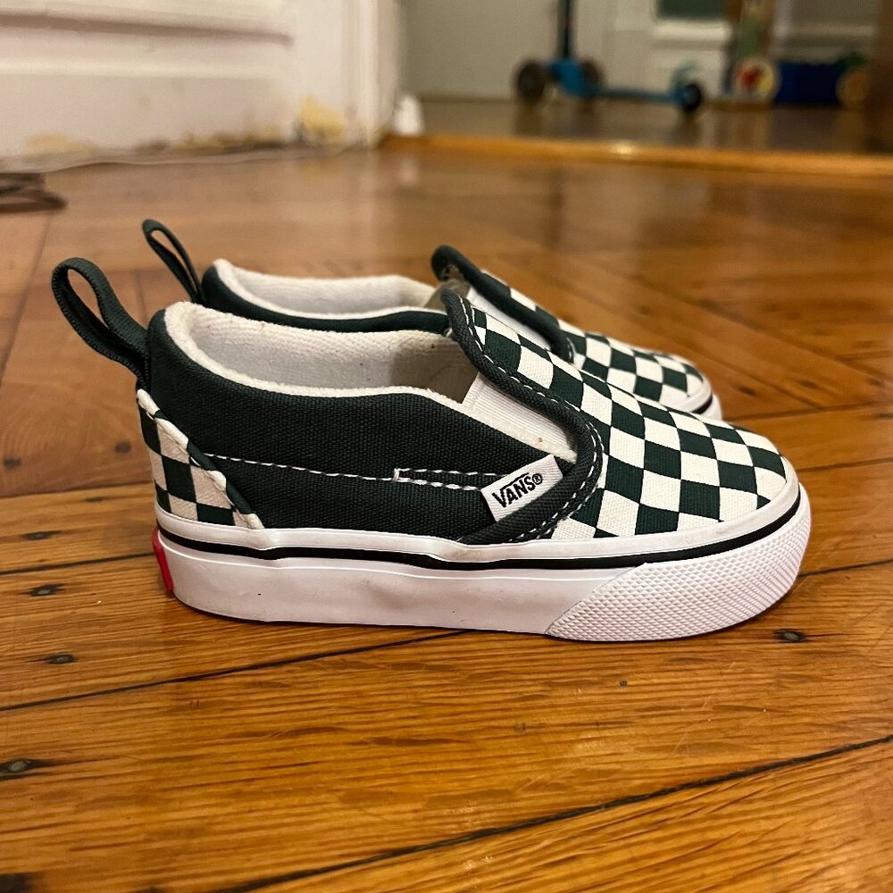 Toddler Checkered Slip-on Vans Size 4.5